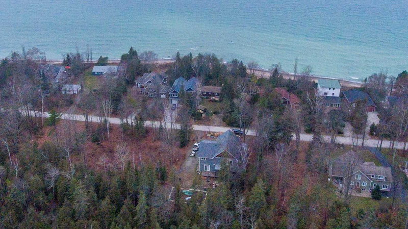 545 Eckford Ave, Saugeen Shores, N0H2L0 | Image 2