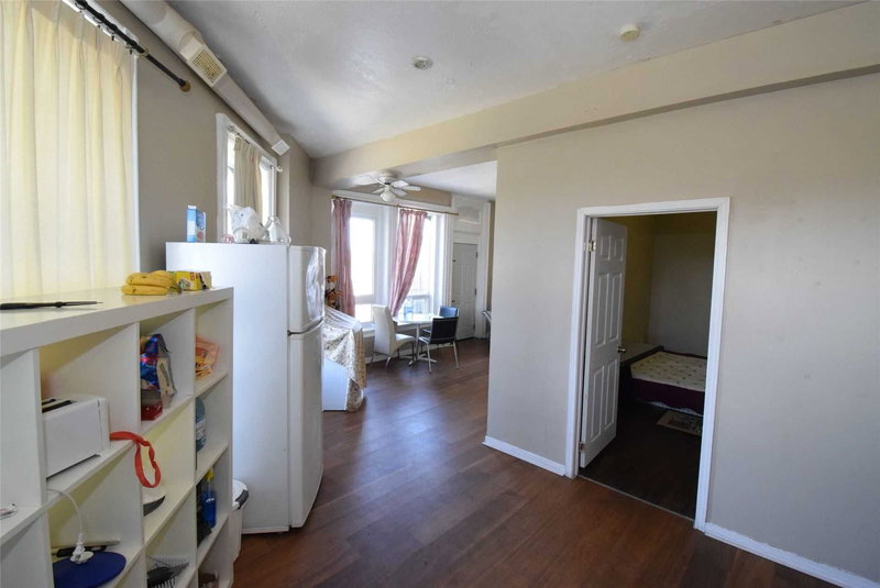 12 East Main St, Welland, L3B 3W3 | Image 3