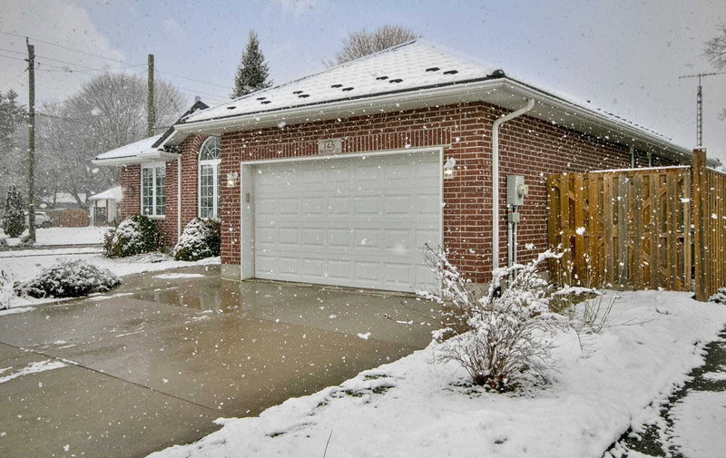 148 Broadway St, North Middlesex, N0M2K0 | Image 3