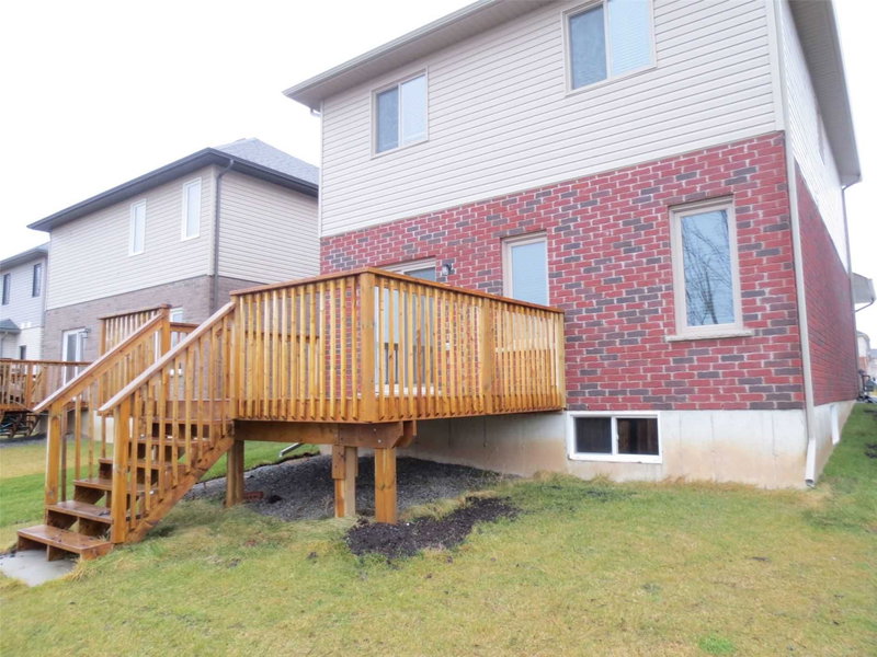 10 Bergenstein Cres N, Pelham, L0S1E6 | Image 2