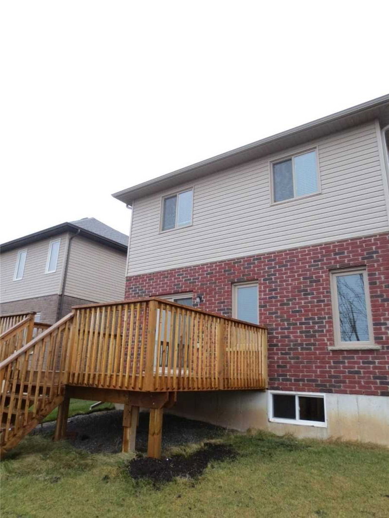 10 Bergenstein Cres N, Pelham, L0S1E6 | Image 3