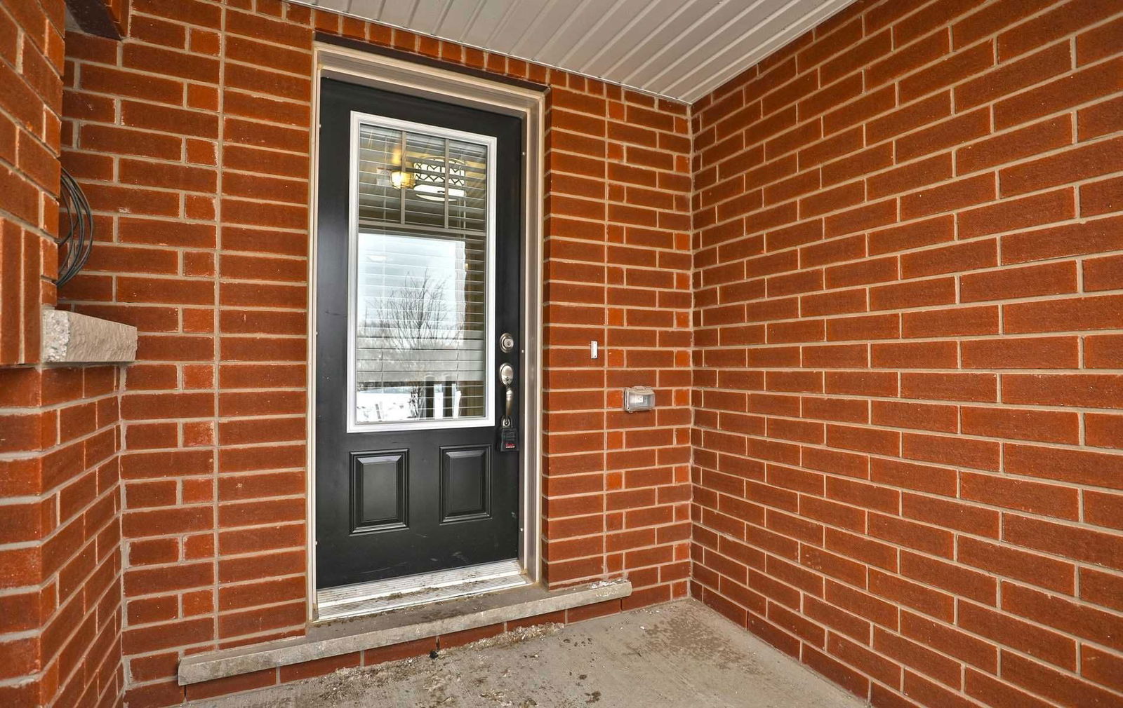 Townhouse sold at 106 Hibiscus Lane, Hamilton, Vincent, L8K 0A3 - MLS: X5114990