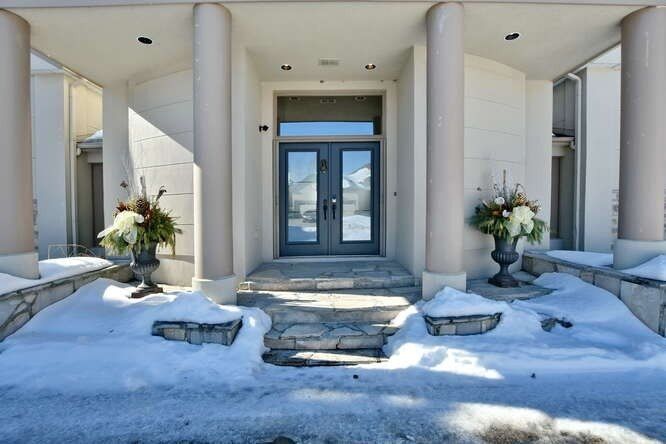 160 Grand Cypress Lane, Blue Mountains, L9Y 0K8 | Image 3