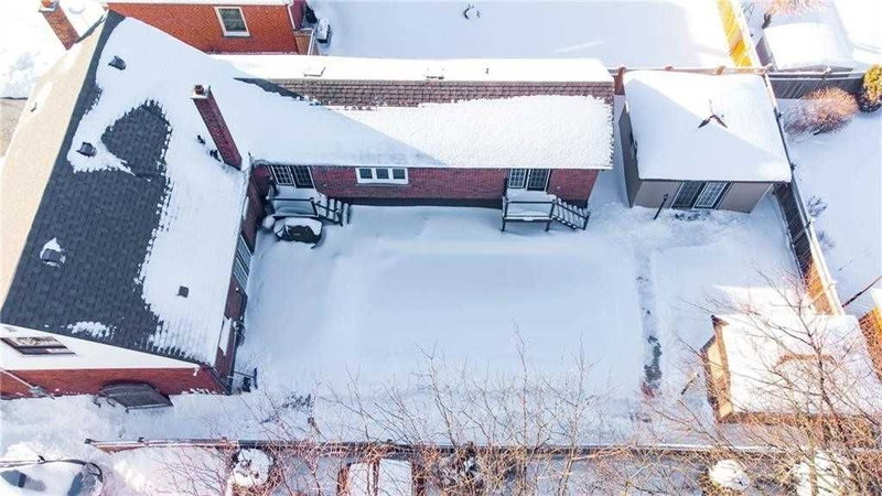 12 Roselle Pl, Hamilton, L8G 1R3 | Image 2