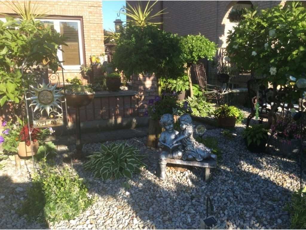 Detached House sold at 35 Albion Falls Boulevard, Hamilton, Albion Falls, L8W1R4 - MLS: X5122802