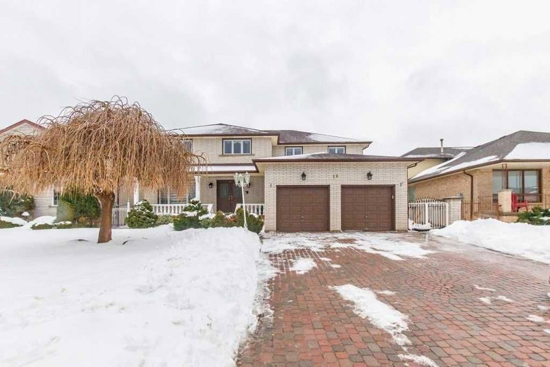16 Vogue Crt, Hamilton, L8E 4T3 | Image 2