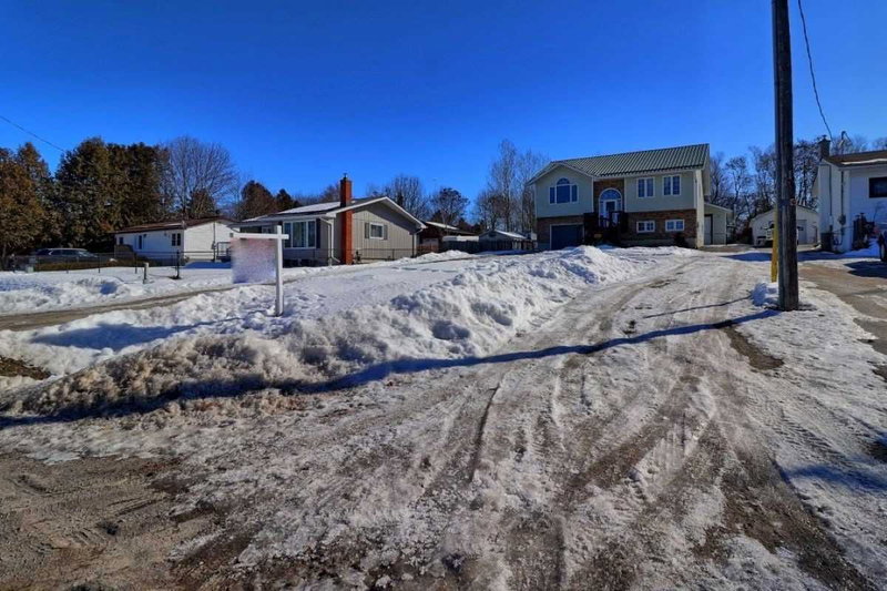 40 Mcgill Dr, Kawartha Lakes, L0B1K0 | Image 3