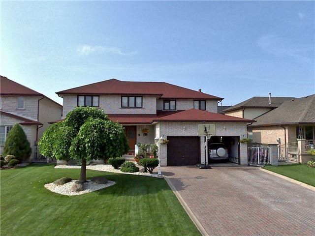 16 Vogue Crt, Hamilton, L8E 4T3 | Image 3