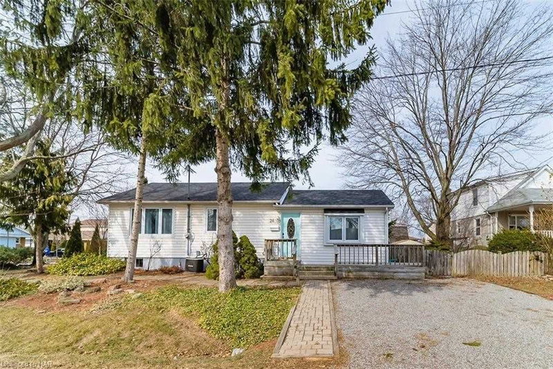 24 Bogart St, St. Catharines, L2M 1E6 | Image 2