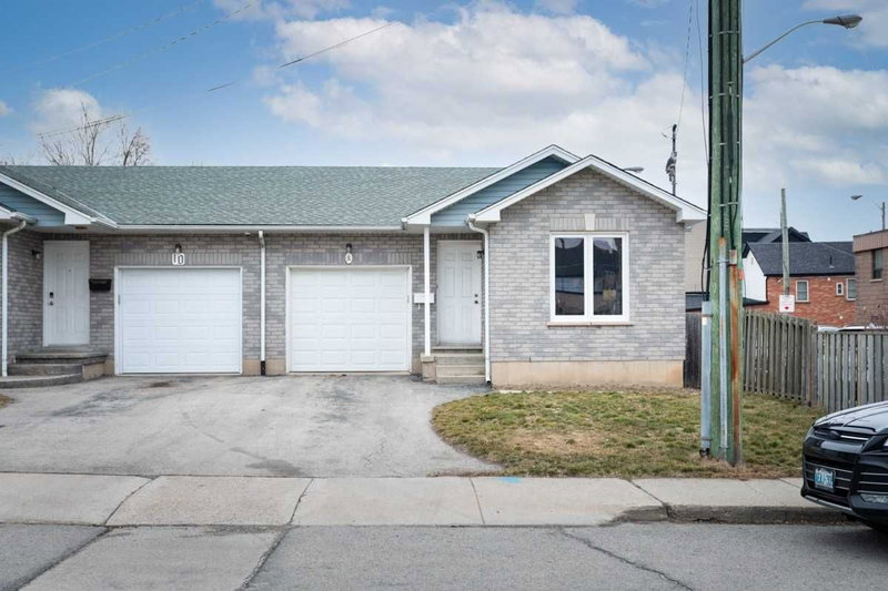 8 Brantdale Ave, Hamilton, L9C 1B7 | Image 2