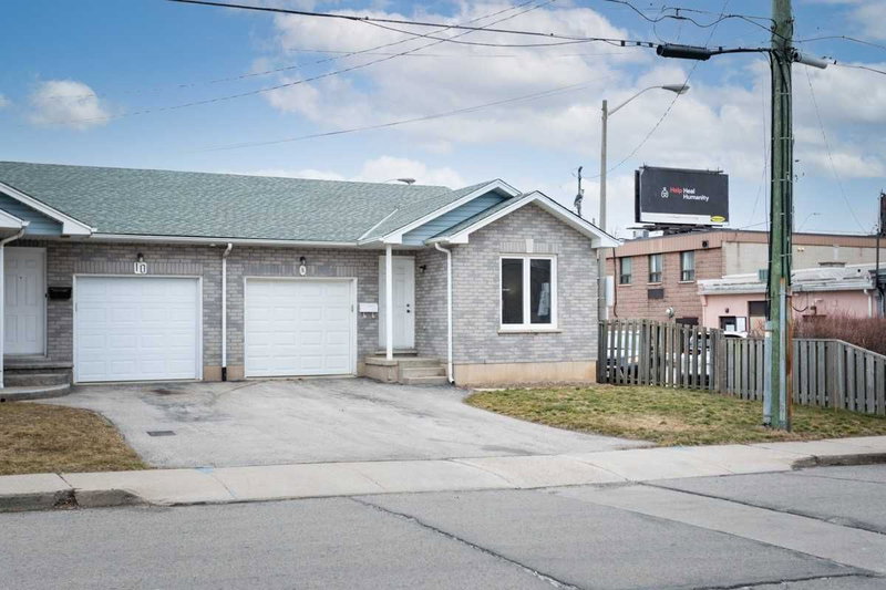 8 Brantdale Ave, Hamilton, L9C 1B7 | Image 3