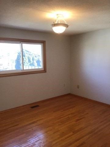 4 Colgate Crt, Hamilton, L9C 6Z6 | Image 2