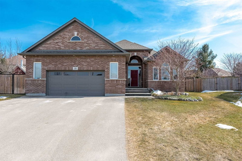 19 Lampman Dr, Pelham, L0S 1C0 | Image 2