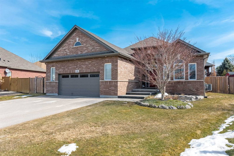 19 Lampman Dr, Pelham, L0S 1C0 | Image 3