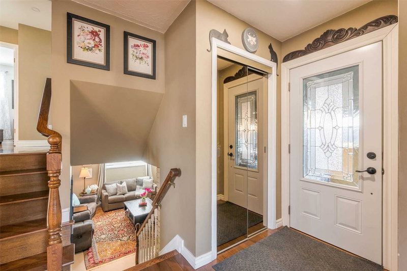 1002 Albany Crt, Peterborough, K9J 1J2 | Image 2