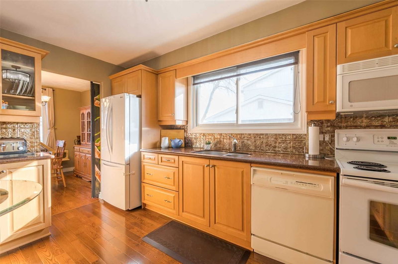 1002 Albany Crt, Peterborough, K9J 1J2 | Image 3