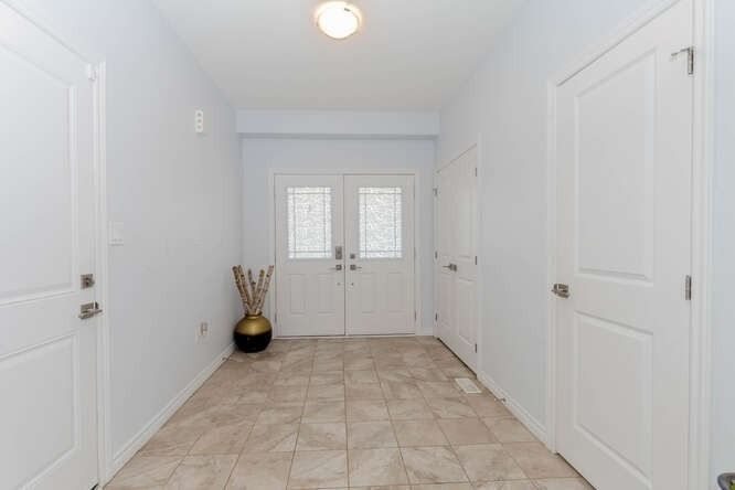 93 Lorne Card Dr, Brant, N3L 0E7 | Image 3