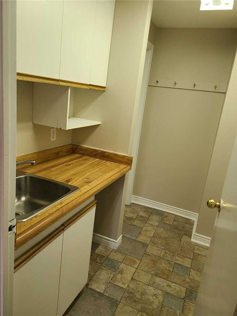 83 Finkle St E, Woodstock, N4S 3C9 | Image 2