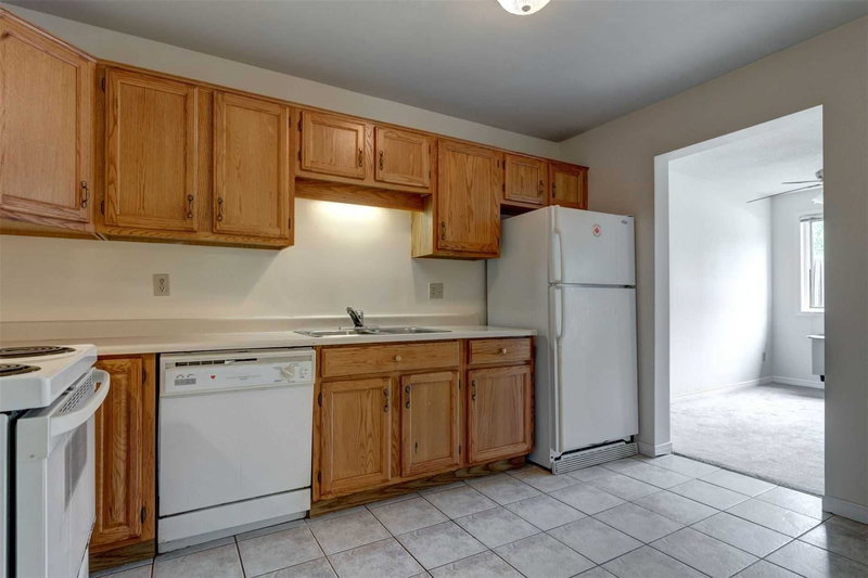 32 - 36 Champlain Cres, Peterborough, K9L1T1 | Image 2