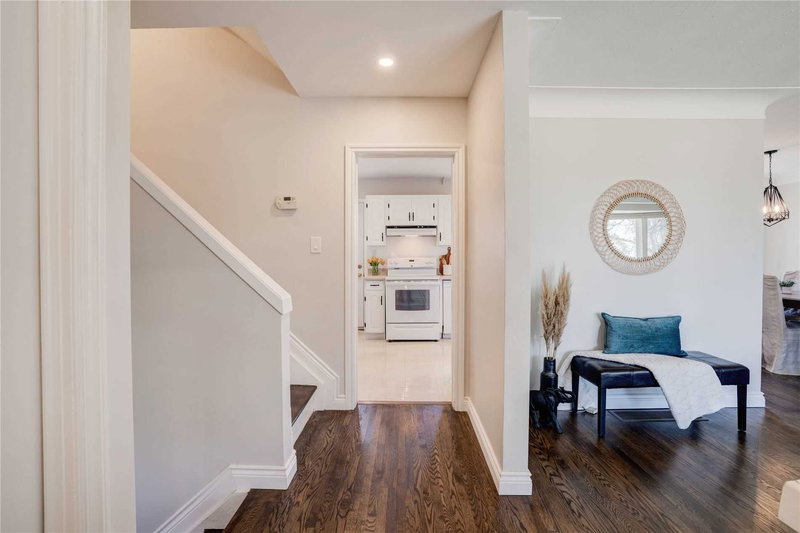 160 Council Cres, Hamilton, L9G 1V1 | Image 2