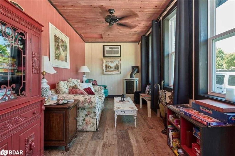 830 Muskoka Rd S, Gravenhurst, P1P 1K3 | Image 2