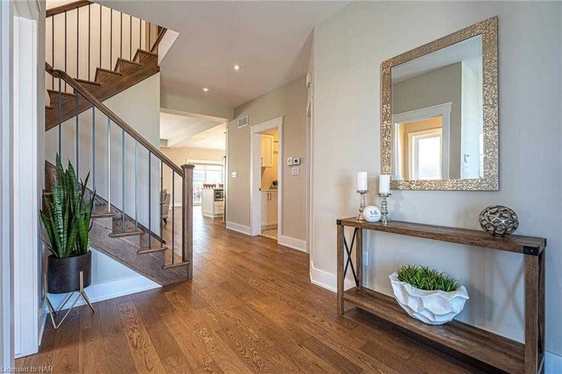 271 Memorial Park Dr, Welland, L3B 0E3 | Image 3