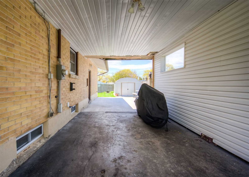 35 Siebert Ave, Kitchener, N2C2A5 | Image 2