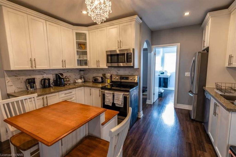 4404 Morrison St, Niagara Falls, L2E 2B3 | Image 2