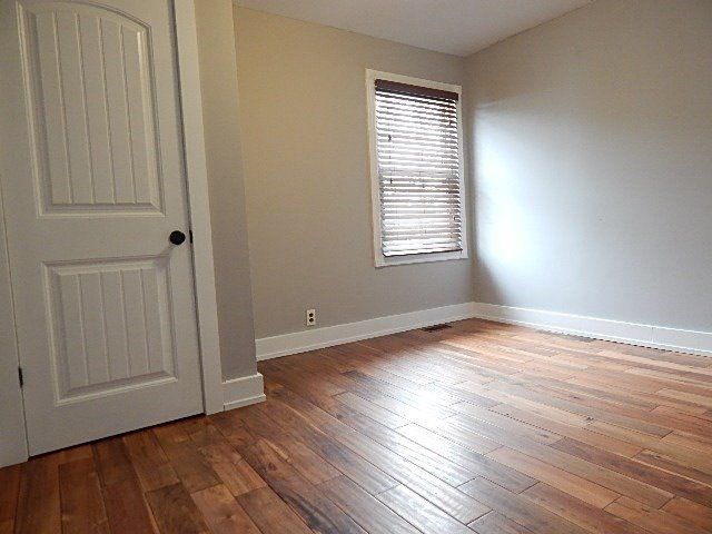 31 Hunter St, Hamilton, L9H 1E5 | Image 2