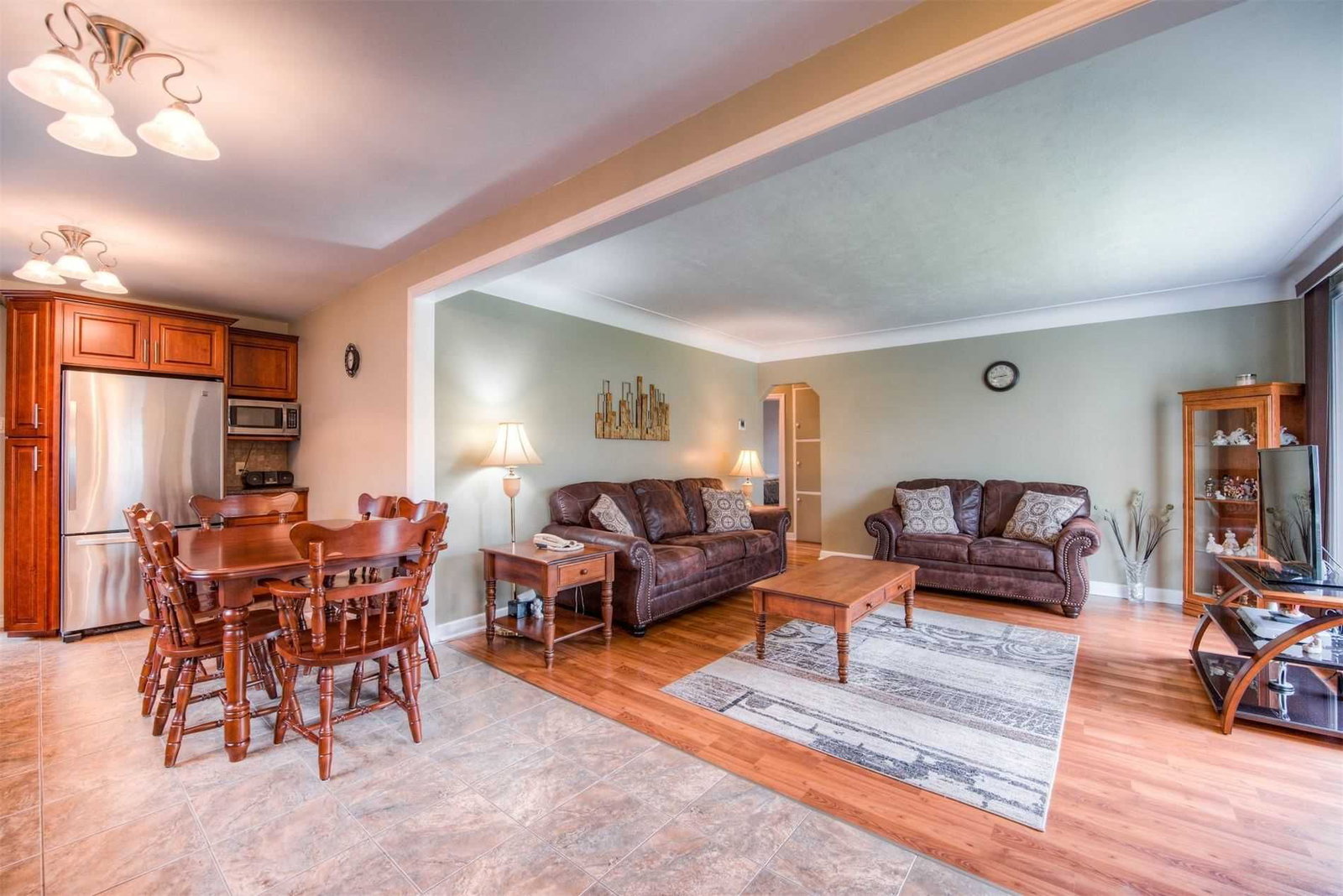 Listing Image 11