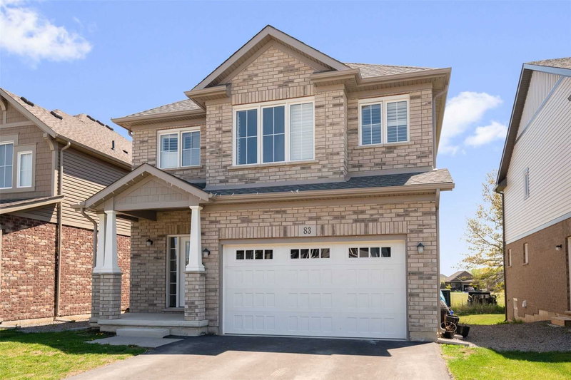 83 Monarch St W, Welland, L3C0E6 | Image 2