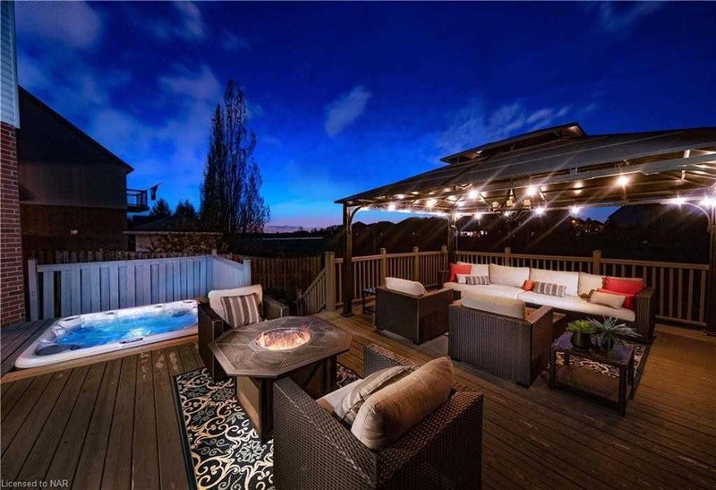 26 Matthews Crt, St. Catharines, L2S 4C4 | Image 2