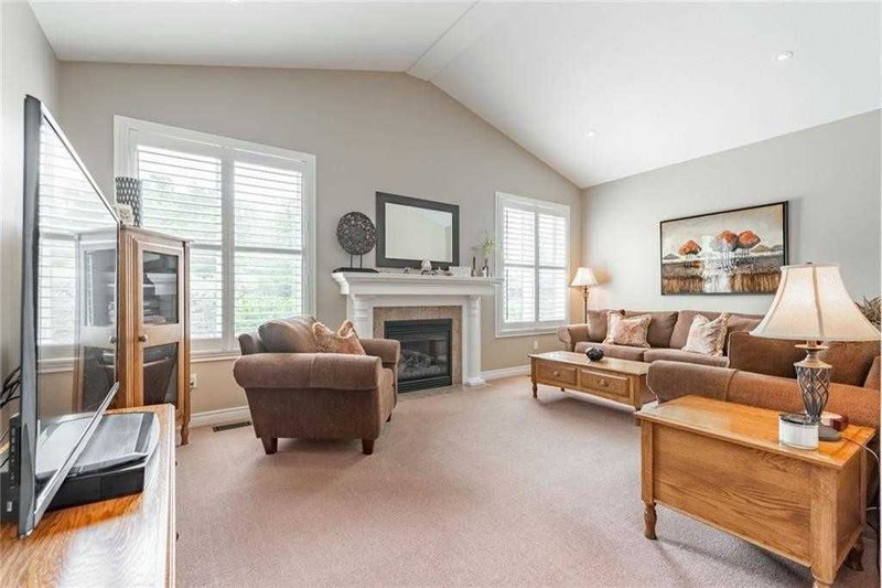 12 Degrow Cres, Hamilton, L0R 1C0 | Image 3