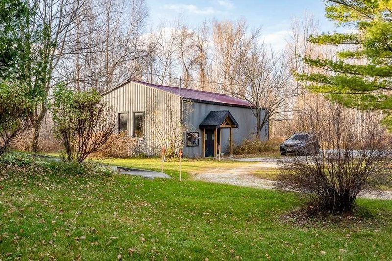 230 Grey Road 21 Rd, Blue Mountains, L9Y 0K8 | Image 3