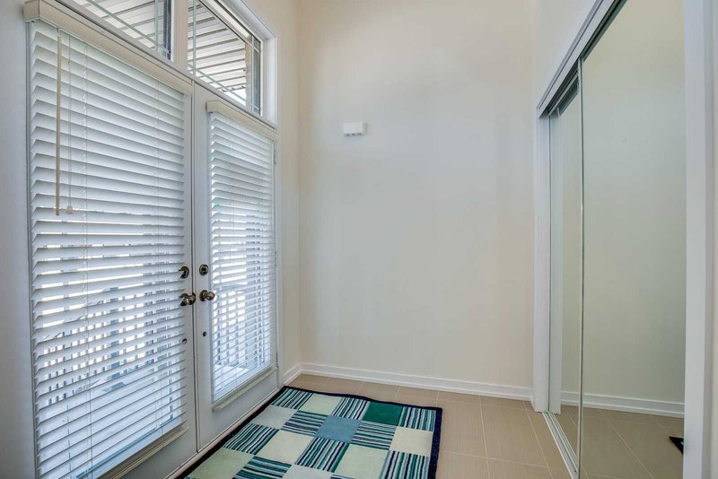 16 Pagebrook Cres, Hamilton, L8J0K7 | Image 2