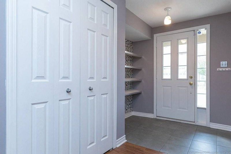 25 - 7 Southside Pl, Hamilton, L9C 7W6 | Image 2