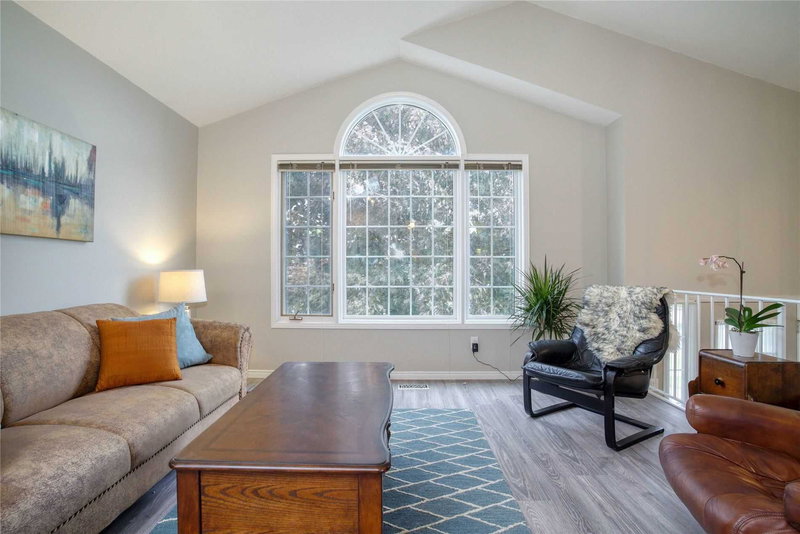 522 Trico Dr, Cambridge, N3H5M5 | Image 3