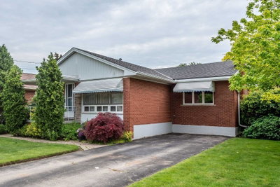 Detached House sold at 215 West 33rd Street, Hamilton, Ontario, L9C 5J4 - Westcliffe - MLS: X5267534