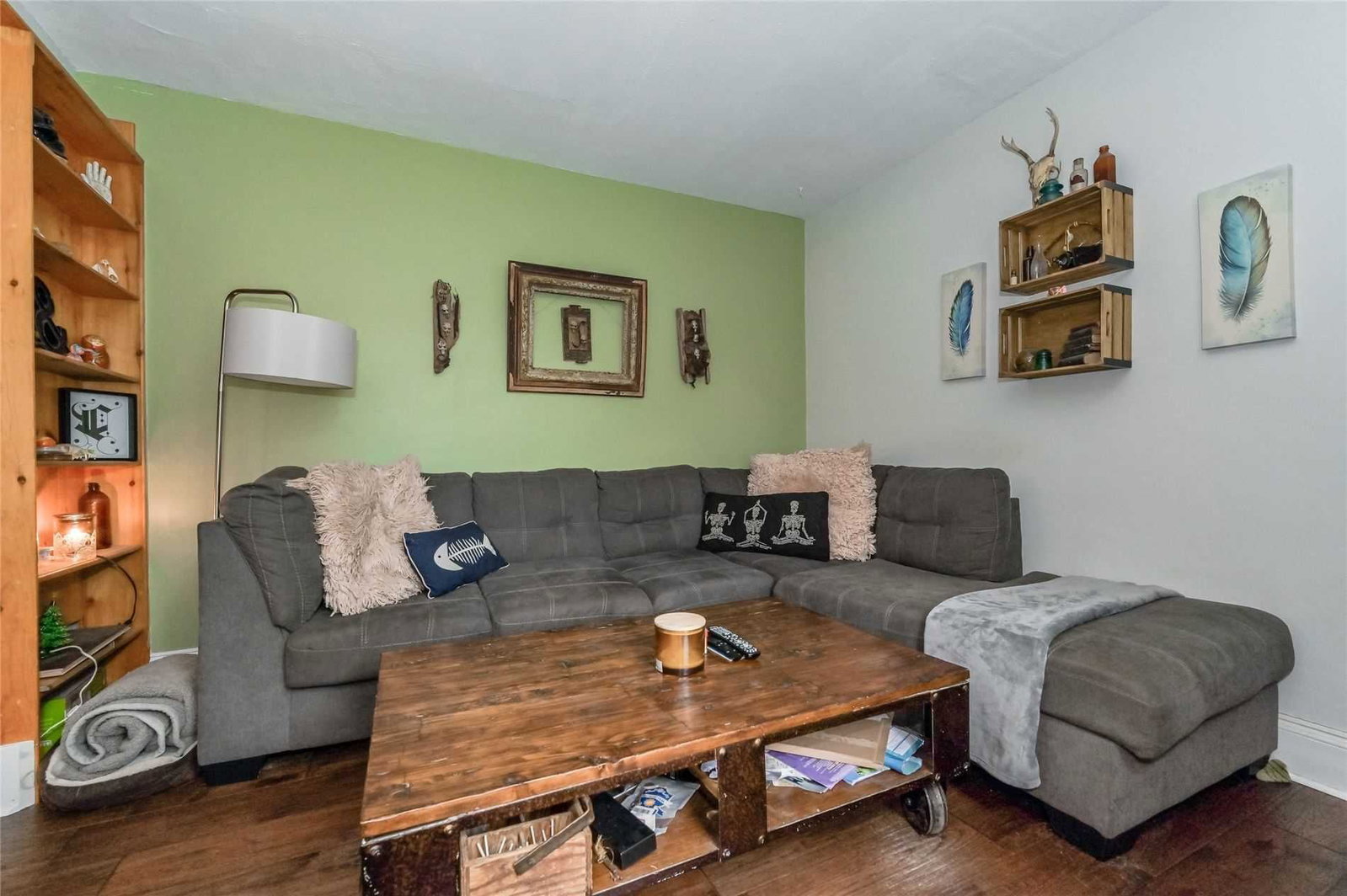 Listing Image 9