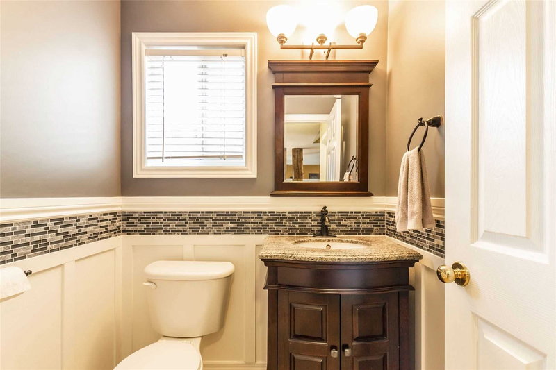 55 Mcfarlane Dr, Cambridge, N3C 4L7 | Image 2