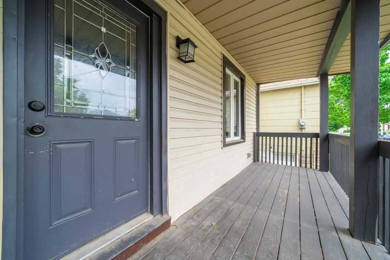 Upper - 167 Rosslyn Ave N, Hamilton, L8L 7P8 | Image 2