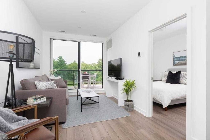 404 - 120 Carrick Tr, Gravenhurst, P1P0B6 | Image 2