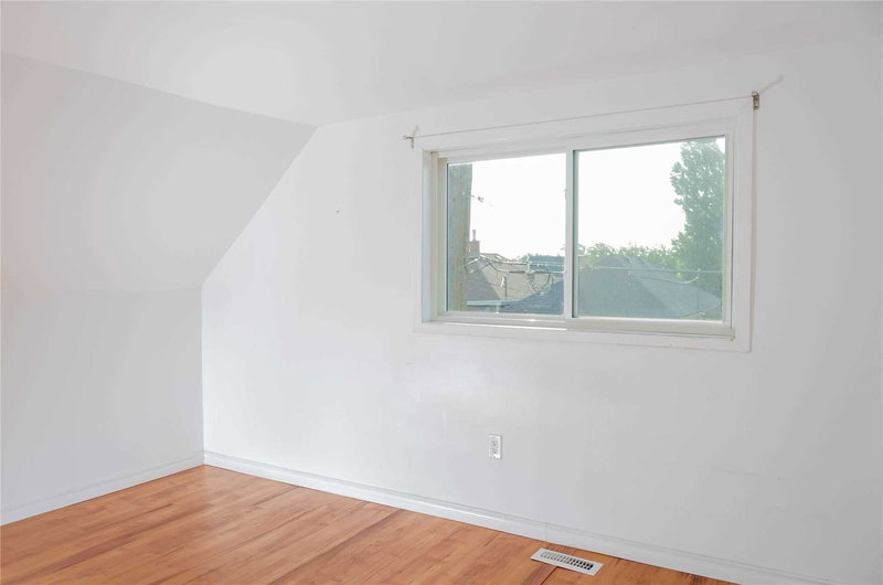 173 London St N, Hamilton, L8H 4C1 | Image 2