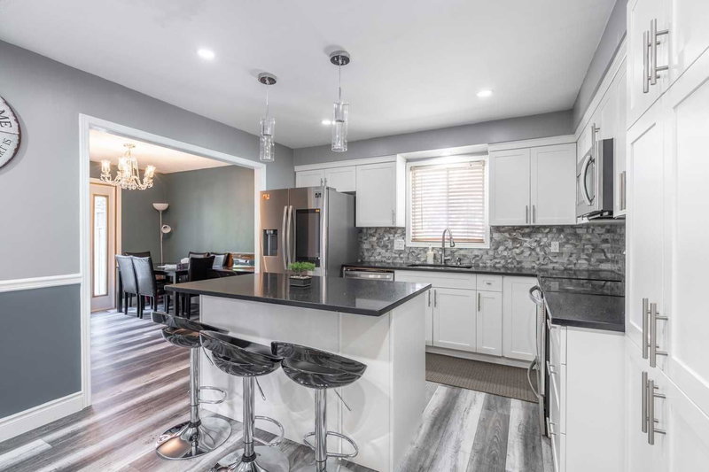 721 Acadia Dr, Hamilton, L8W 3V2 | Image 2
