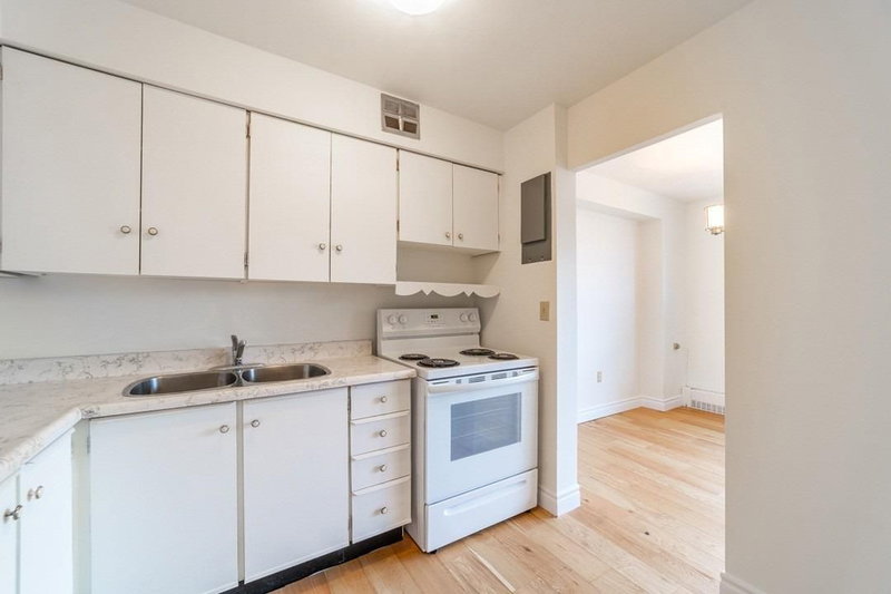 1105 - 1964 Main St W, Hamilton, L8S1J5 | Image 2