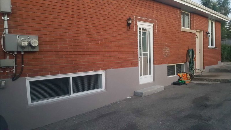 Lower - 8 Salmond Crt, Hamilton, L8T 2J7 | Image 3