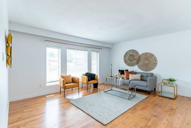 467 Limeridge Rd W, Hamilton, L9C 2V7 | Image 2