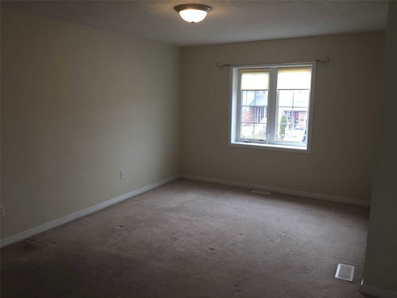 218 Featherstone Cres, Kitchener, N2R1Z3 | Image 3