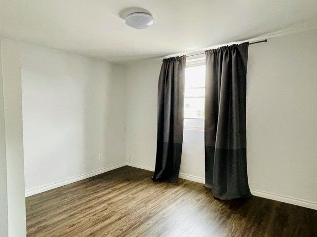 5077 Centre St, Niagara Falls, L2G 3N8 | Image 2