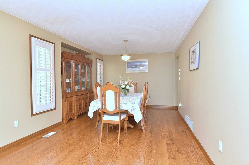 1223 Upper Paradise Rd, Hamilton, L9B 2P2 | Image 2